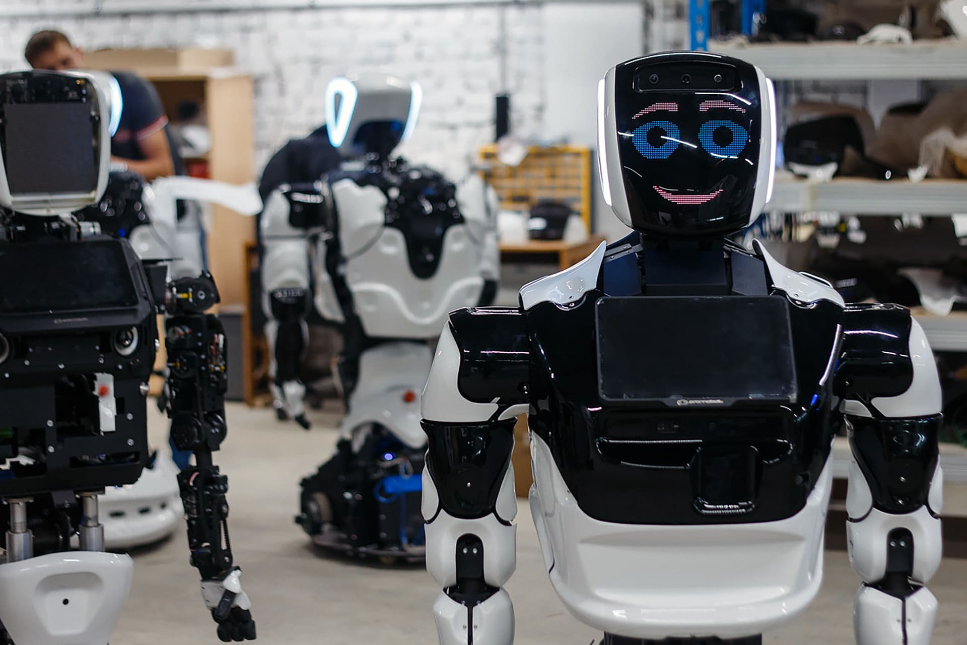 cibotics-empfangsroboter-2 Objektschutz der CIBORIUS Gruppe